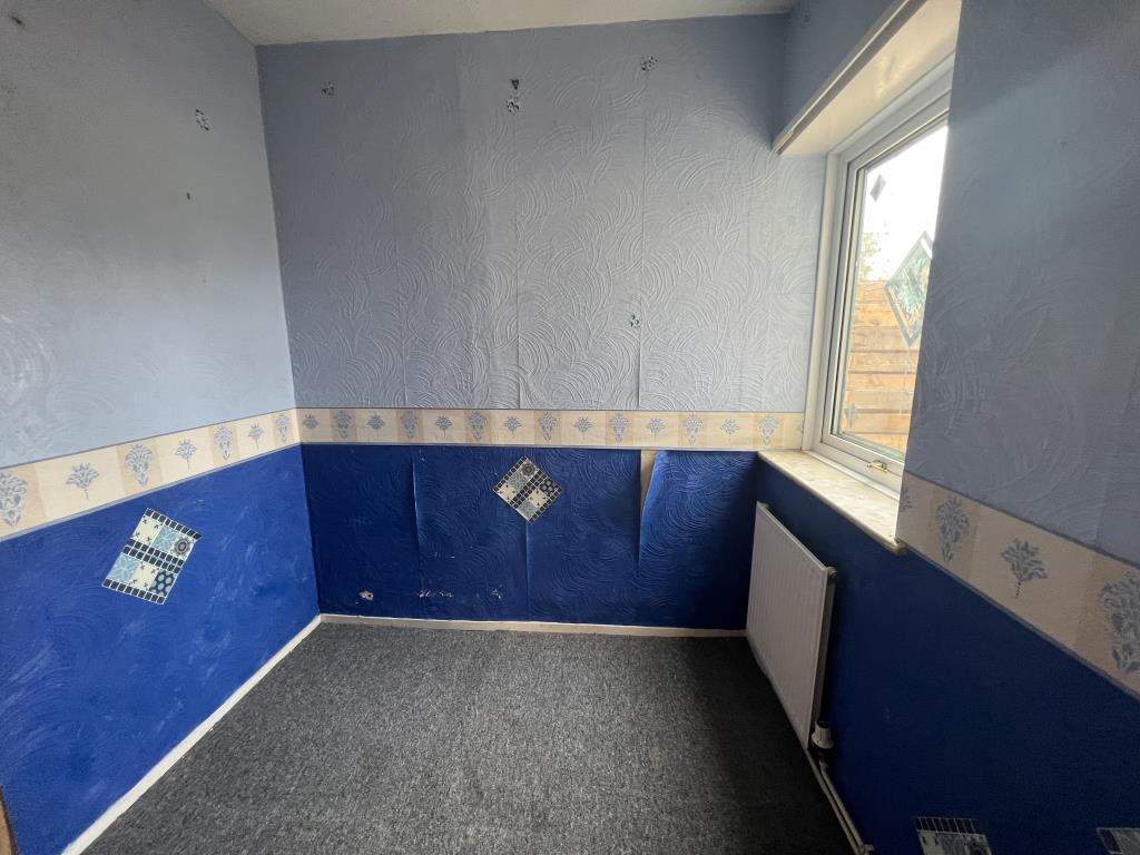 Lot: 116 - FLAT FOR REPAIR AND REFURBISHMENT - General view of Box room/study of property